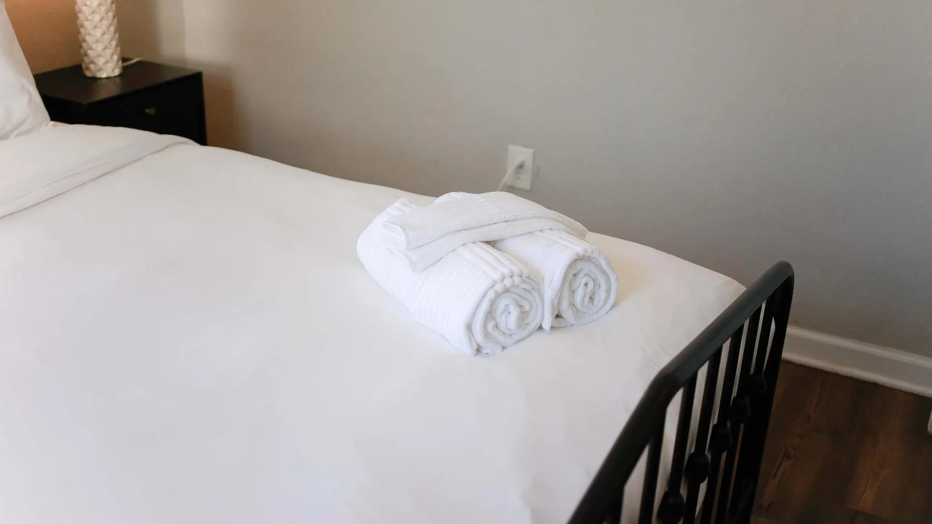 1866 Eov Haven Suite North Camellia Acres Apartment